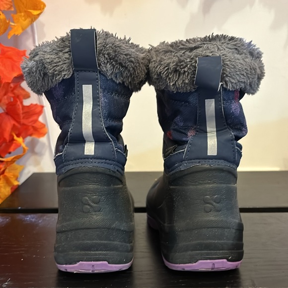 Size 11 winter boots - Picture 3 of 5